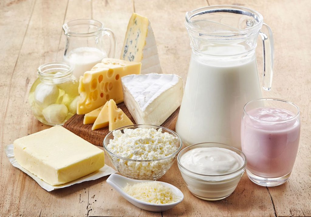 Молочная продукция: сыр, творог, молоко