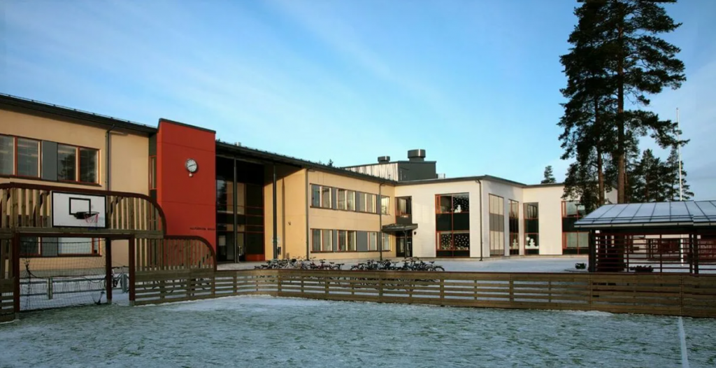 сельская школа в Финляндии